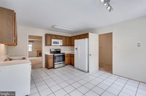 11352 Empire Ln, Rockville MD 20852-2870 exterior