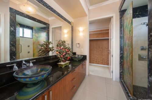 5201 Kuaiwi Pl, Honolulu HI 96821-1560 exterior