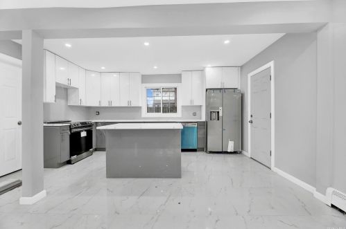 24 State St, Valley Stream, NY 11580-4014