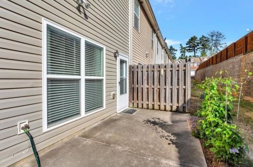 2099 Executive Dr, Duluth GA 30096-8972 exterior