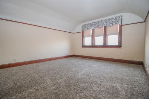 3227 Madison St, Milwaukee, WI 53215-1520