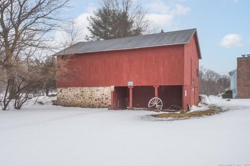 77 Moss Ave, Seymour CT 06483-3509 exterior