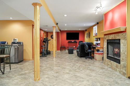 6129 Mcvicker Ave, Chicago IL 60638-4325 exterior