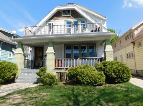 4436 27th St, Milwaukee, WI 53221-2102