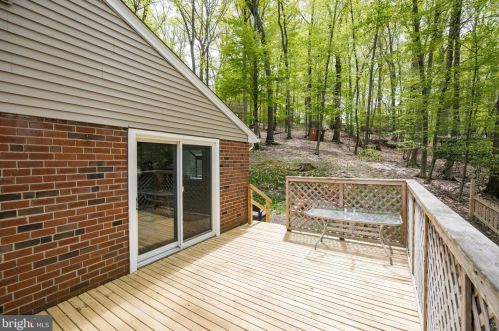 576 Forest Rd, Wayne PA  19087-2322 exterior