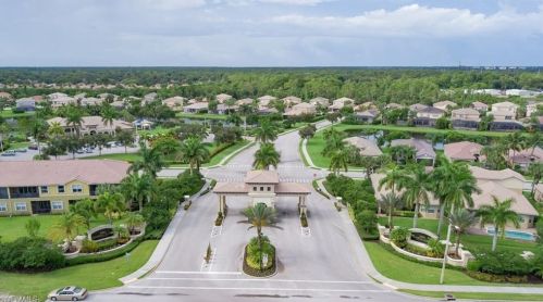 6606 Marbella Dr, Naples FL 34105-5040 exterior