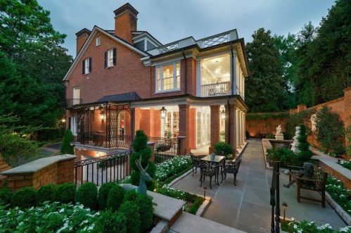 2774 Andrews Dr, Atlanta GA 30305-2903 exterior