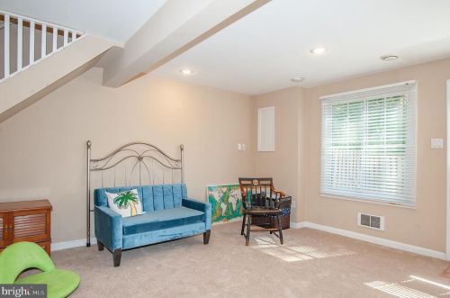 6839 Heatherway Ct, Alexandria VA 22315-3942 exterior