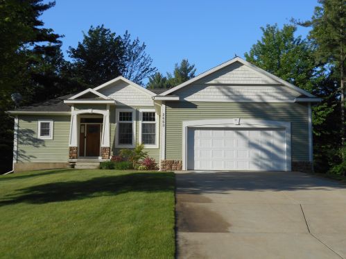 2663 Ezekiel Dr, Meskegon, MI 49442-4598