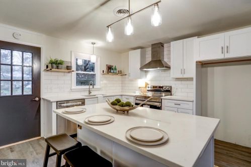 536 Friendship Ave, Lancaster PA  17601-4416 exterior