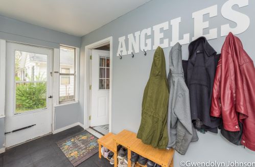 1321 Whiting St, Wyoming MI  49509-1052 exterior