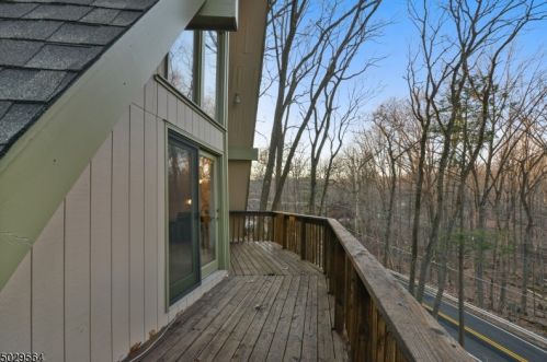 561 Shr Trl, Sparta NJ 07871-1208 exterior