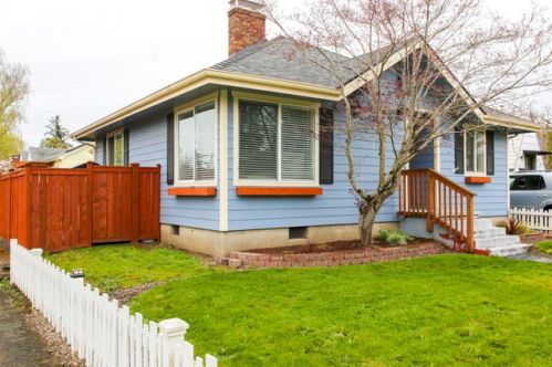 1425 D St, Salem OR  97301-1658 exterior