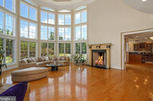 12705 Greenbriar Rd, Rockville MD 20854-6324 exterior