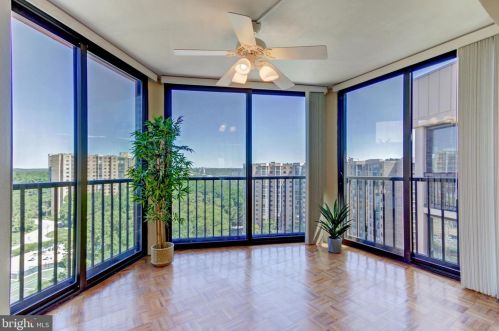 5904 Mount Eagle Dr, Alexandria VA 22303-2534 exterior