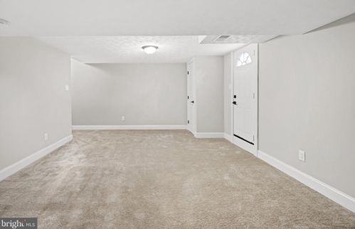 6106 Kings Hwy, Alexandria VA 22303-2416 exterior