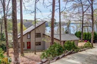 2713 Northlake Rd, Gainesville, GA 30506-1836