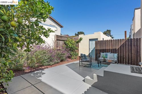 1247 Burnett St, Berkeley CA 94702-2436 exterior