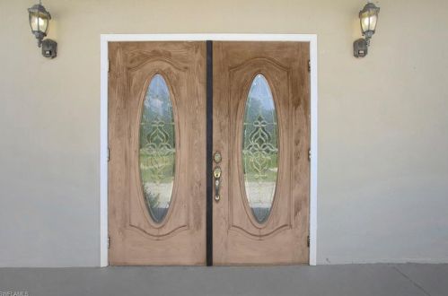 3561 8 Ave, Naples FL 34102-6803 exterior