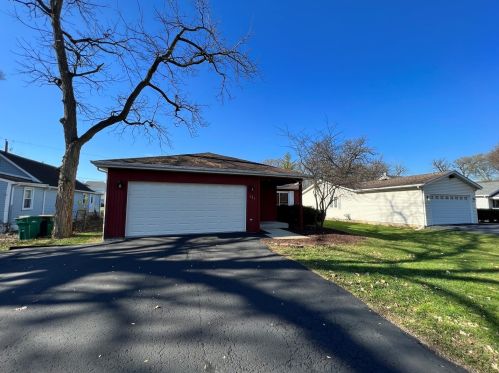 121 Picnic St, Joliet, IL 60404-9270