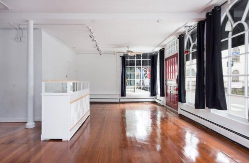 130 Spg St, Middletown RI 02840-6804 exterior