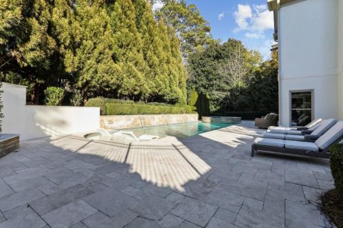 5625 Cross Gate Dr, Atlanta GA 30327-4815 exterior