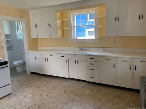 115 Reynolds St, Killingly CT 06239-2951 exterior