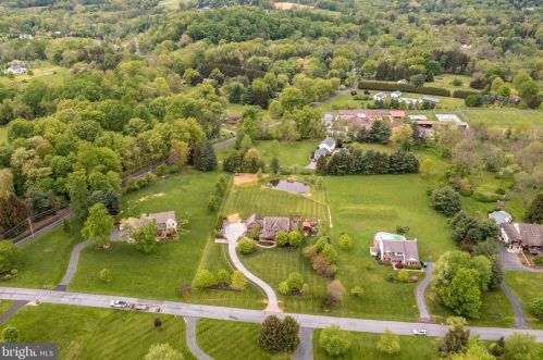 30 Hershey Dr, Pottstown PA 19465-8137 exterior