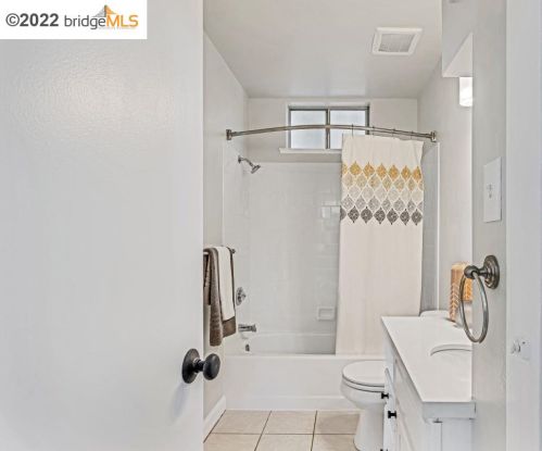 2439 Roosevelt Ave, Berkeley CA 94703-1930 exterior