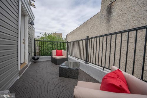 1309 Dickinson St, Philadelphia PA 19147-6221 exterior