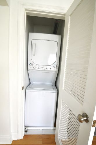 2343 Irving Park Rd, Chicago IL  60618-3837 exterior