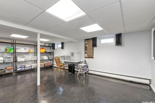 93 Fenimore St, Valley Stream NY 11580-3408 exterior