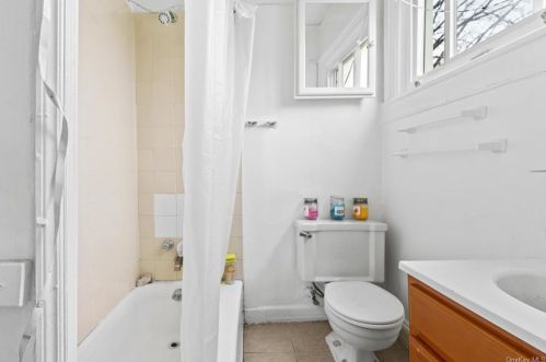 214 Prospect Ave, Mount Vernon NY 10550-2349 exterior