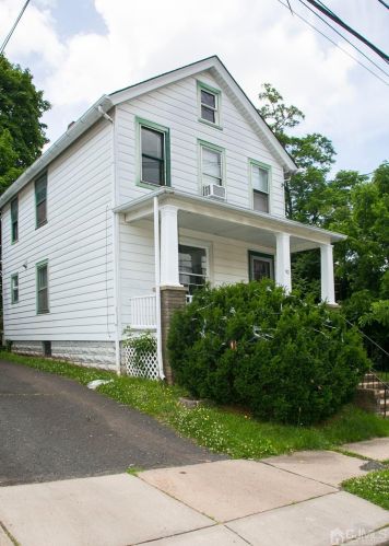 92 Delafield St, New Brunswick, NJ 08901-1747