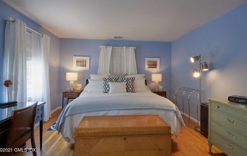 42 Ritch Ave, Greenwich CT 06830-6221 exterior