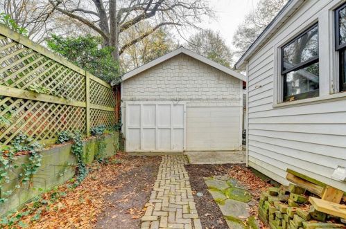 1631 Dresden Dr, Atlanta GA 30319-3633 exterior