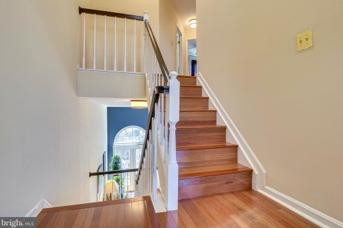 7041 Chesley Search Way, Alexandria VA 22315-4754 exterior