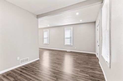 2756 24th St, Milwaukee, WI 53206-1141