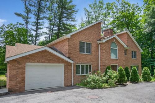 119 Old Mount Kisco Rd, Armonk, NY 10504-1435