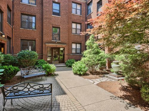 905 Cornelia Ave, Chicago IL 60657-1785 exterior