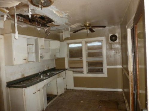 3321 41st St, Milwaukee, WI 53216-3638