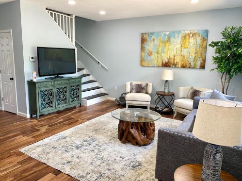 1843 Hillcrest Ave, Milwaukee, WI 53207-2928