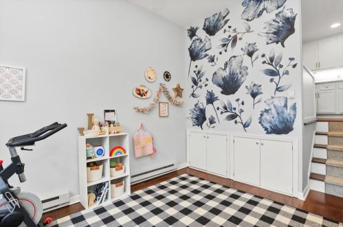 10 Ledgewood Dr, Norwalk CT 06850-1821 exterior