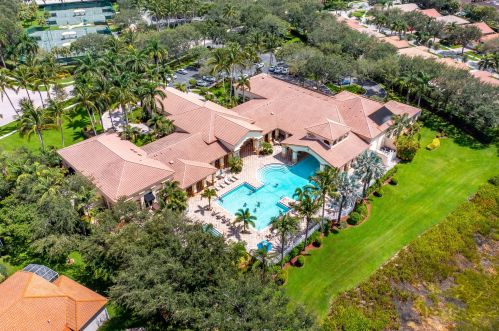 7624 New Holland Way, Boynton Beach FL 33437-6342 exterior