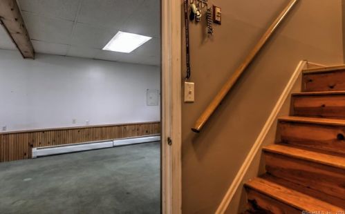 48 Stevens St, Milford CT 06460-7869 exterior