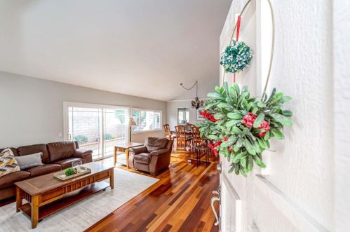 1527 Baronet Pl, Fullerton, CA 92833-1501