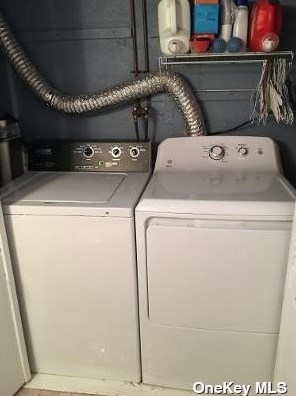 144 Carpenter St, Valley Stream NY 11580-4403 exterior