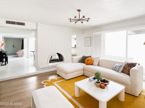 5694 Camino De La Noche, Tucson AZ  85718-4421 exterior