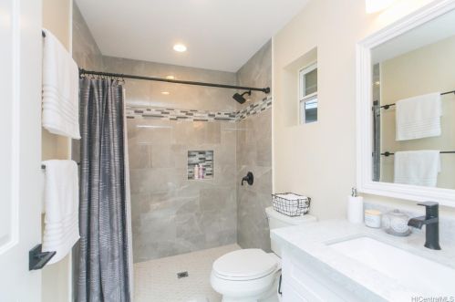 3605 Nipo St, Honolulu HI exterior