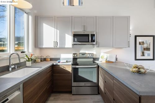 1429 10th St, Berkeley CA 94710-2328 exterior